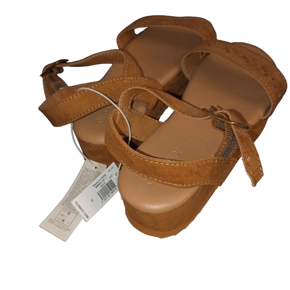 Old Navy Girl's Tan Sandals with Platform Sole - Picture 3 of 4